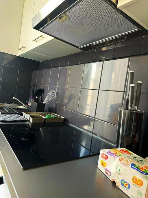 L Audacieux T2 Proche Gare Rer E Apartment Villemomble Bagian luar foto